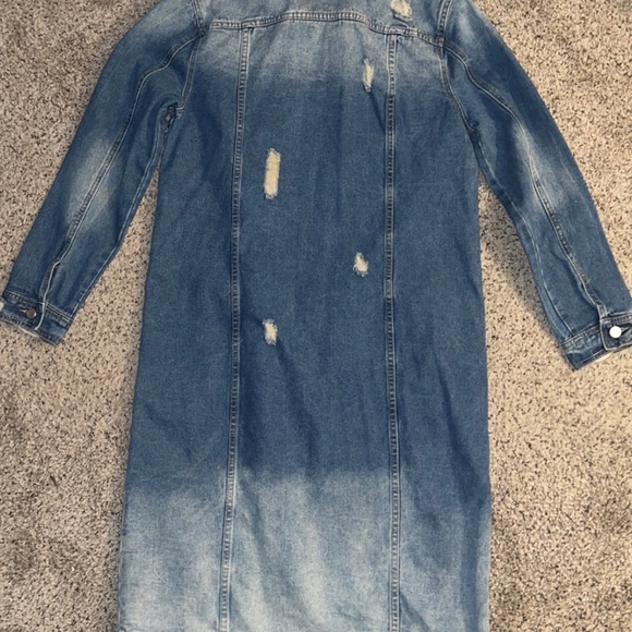 Fashion Nova lightly distressed denim jacket. Size XL. Medium Wash - Picture 2 of 4